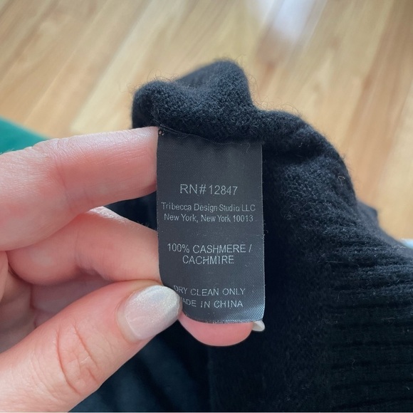 NILI LOTAN Scoop Neck Asymmetric Side Slit Black Cashmere Sweater EUC Size XS - Picture 7 of 8